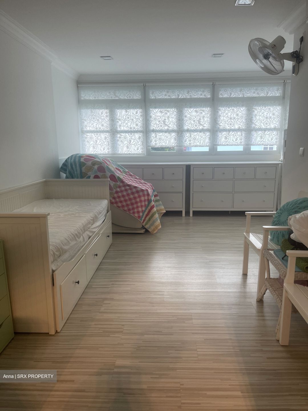Hillside Terrace (D19), Terrace #524515661